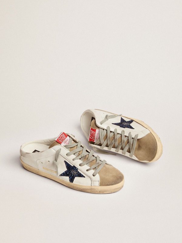 Sup-S Sabots in white leather with blue glitter star and dove-gray suede tongue - Image 2