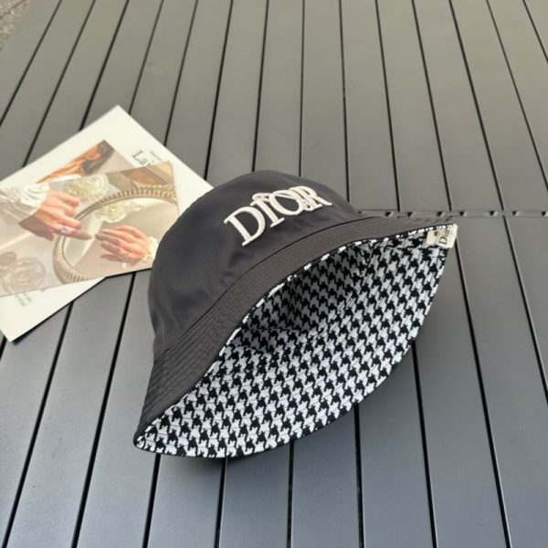 DD hat 03