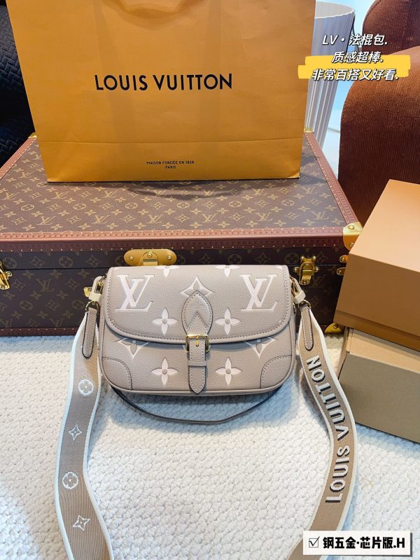 Louis new arrival bag size: 25*9*13cm