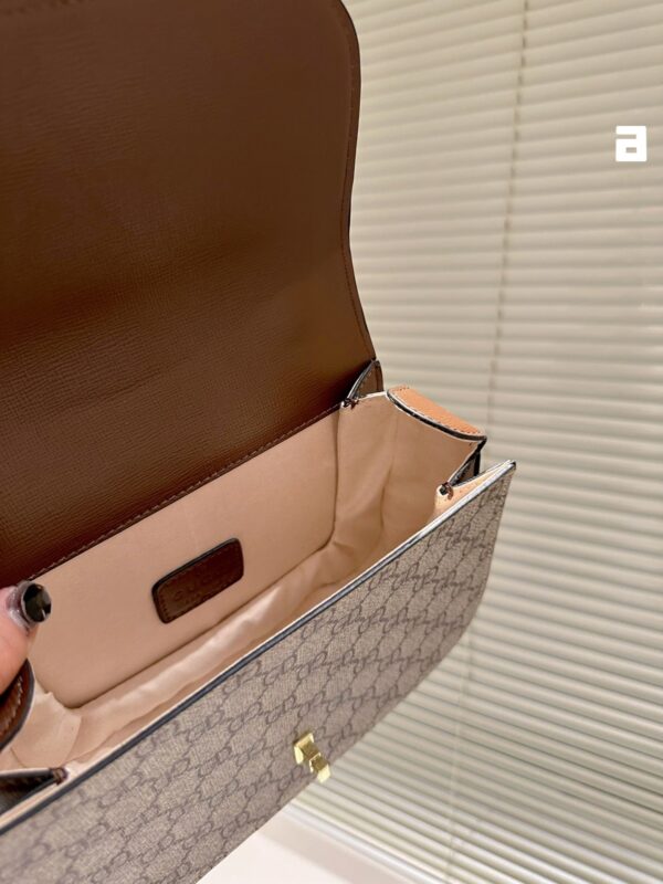 GC497 Gc Blondie top-handle Bag / 9"W x 6"H x 4.3"D - Image 11