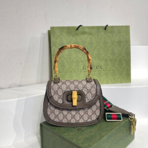 GC379   8.3x5.9x2.8inch