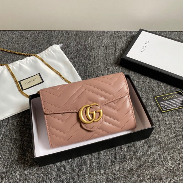 GC431 GG Marmont matelassé mini bag / 8"W x 5"H x 2.5"D - Immagine 3