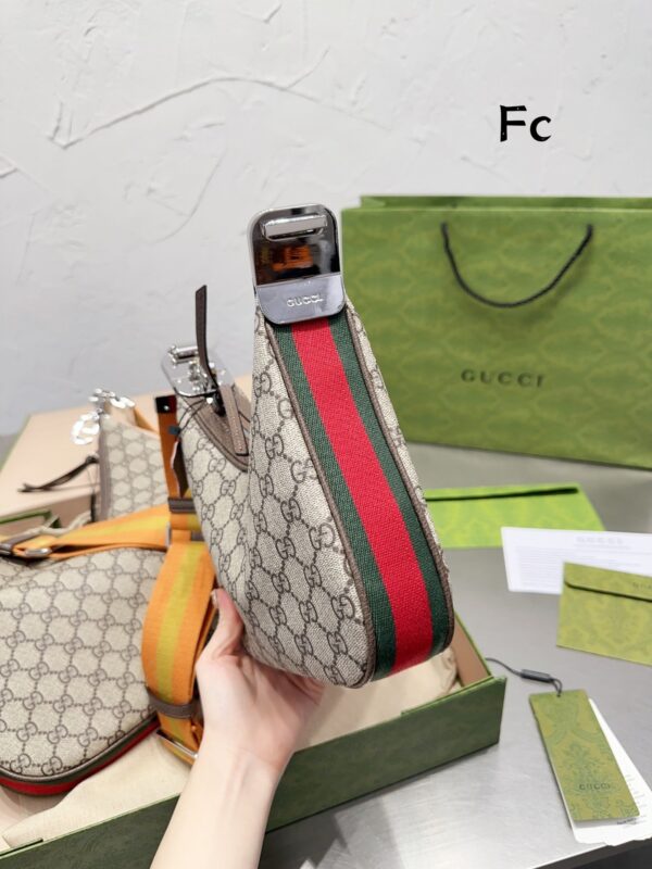 GC484 Gc Attache Small/Large Shoulder Bag - Image 6
