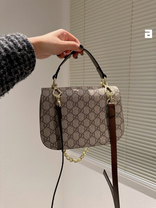 GC497 Gc Blondie top-handle Bag / 9"W x 6"H x 4.3"D - Image 9