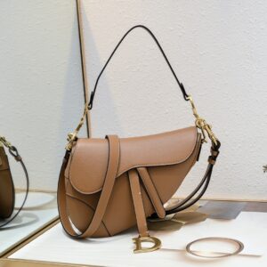 D saddle Be a classic with classics bag size: 25.5 x 20 x 6.5 cm