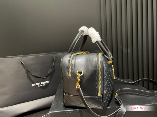 Y new arrival travel bag size: 30*17 cm - Image 8