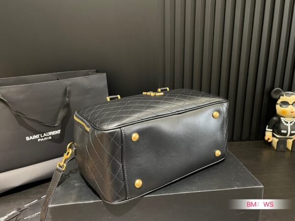 Y new arrival travel bag size: 30*17 cm - Image 13