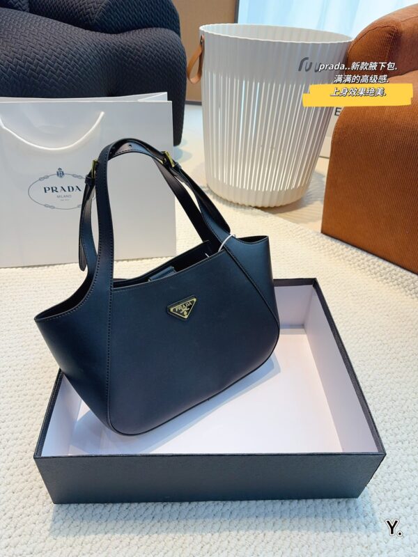 Pra new arrival hobo bag size: 27*7*19cm - Billede 2