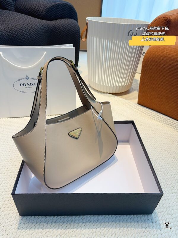 Pra new arrival hobo bag size: 27*7*19cm - Billede 5