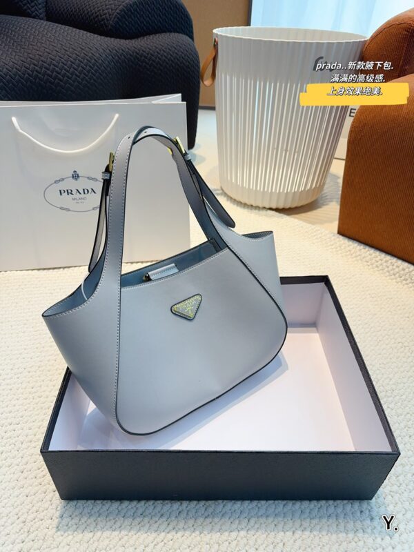 Pra new arrival hobo bag size: 27*7*19cm - Billede 3