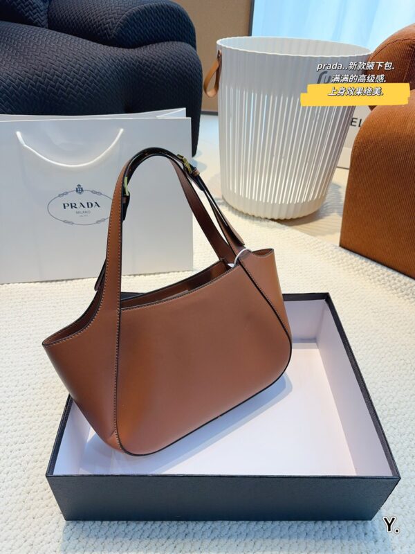Pra new arrival hobo bag size: 27*7*19cm - Billede 8