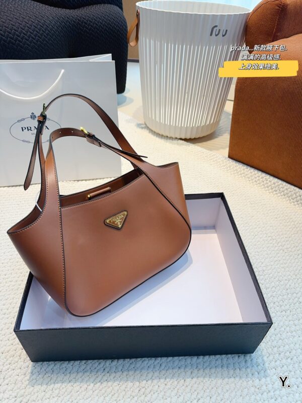 Pra new arrival hobo bag size: 27*7*19cm - Billede 7