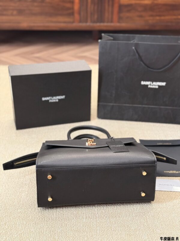 Y new arrival Uptown tote bag size: 30*25 cm - Image 2