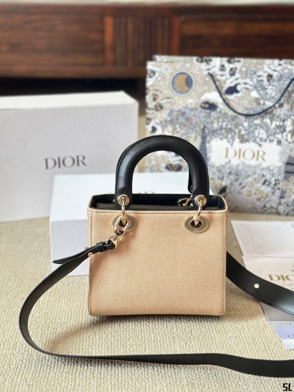 D new arrival lady bag size: 20*18 cm - Image 6