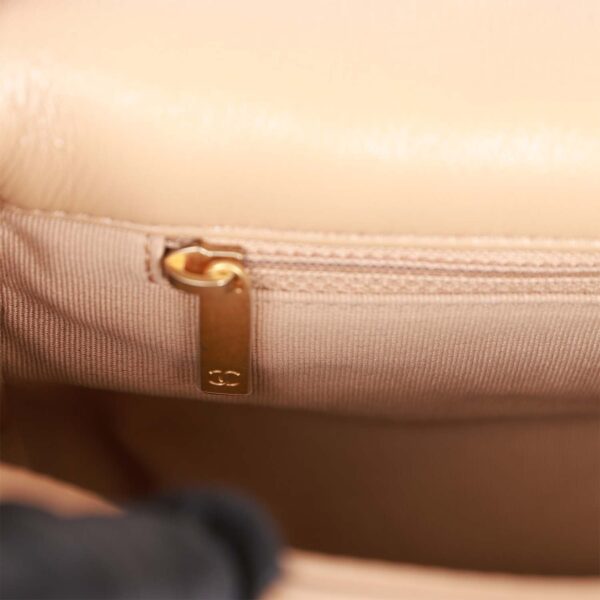 CC Medium 19 Flap Bag Beige Calfskin Mixed Hardware - Afbeelding 9
