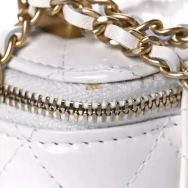 CC Calfskin Quilted Mini Perfect Fit Vanity Case With Chain White - Billede 4