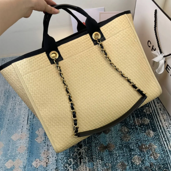 CC Deauville Tote Woven Chain Leather Logo 21S - Image 4